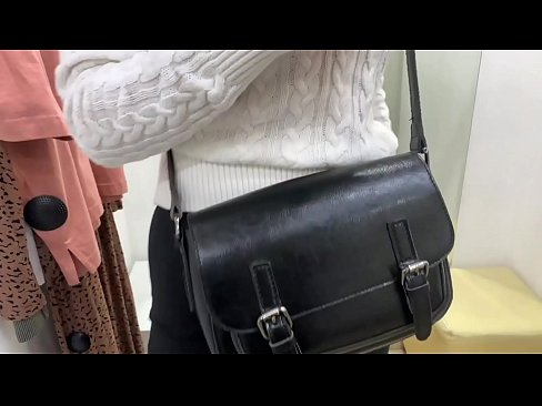 ❤️ 試着室でディルドを使った若い雌犬フェラルベリーの公開オナニー ❌ ポルノvk ❌️❤